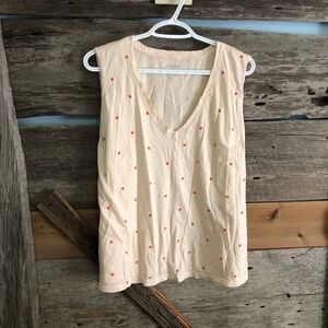 Old Navy Plus Size 3X Cream Sleeveless Strawberry Top